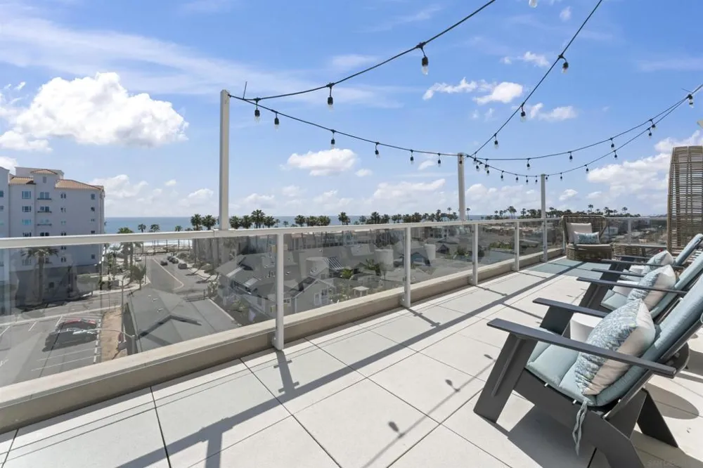 355 Cleveland St #211 Oceanside, CA 92054