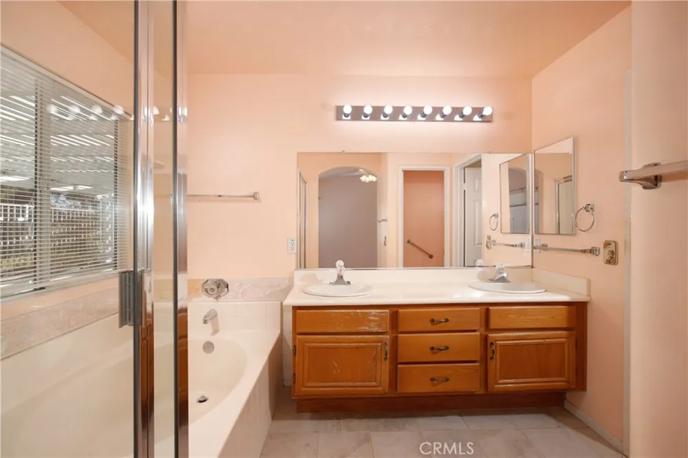 19707 Skyview Court Canyon Country, CA 91351