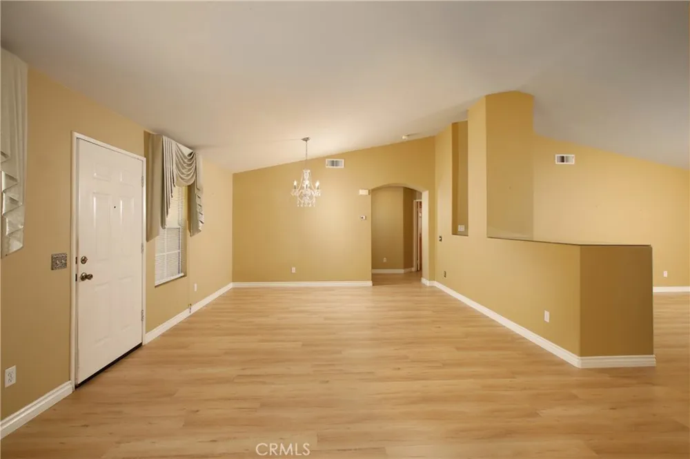 19707 Skyview Court Canyon Country, CA 91351