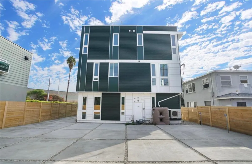 839 Kingsley Hollywood, CA 90029