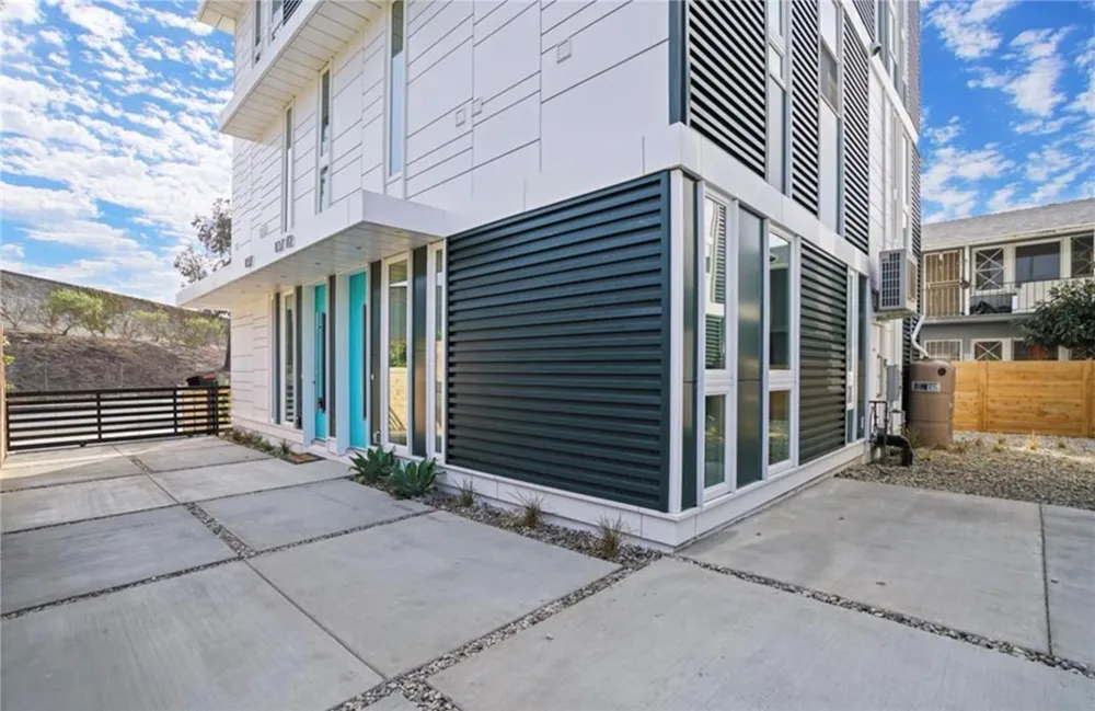 839 Kingsley Hollywood, CA 90029