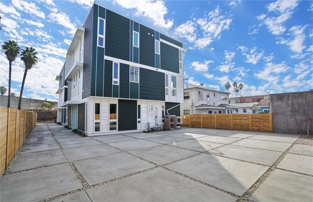 839 Kingsley Hollywood, CA 90029