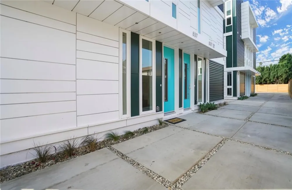 839 Kingsley Hollywood, CA 90029