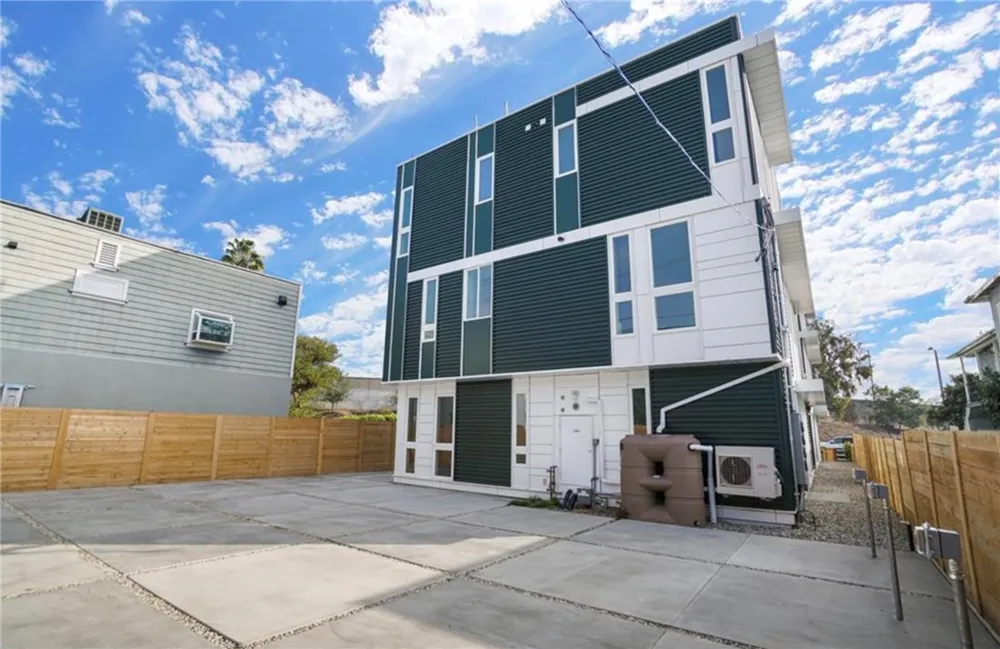 839 Kingsley Hollywood, CA 90029