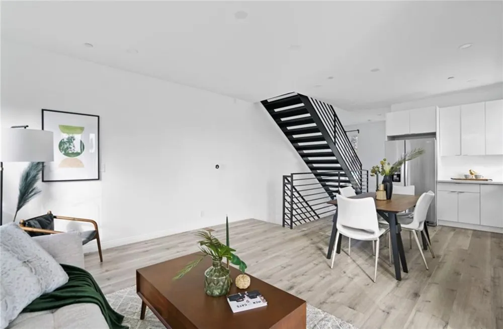 839 Kingsley Hollywood, CA 90029