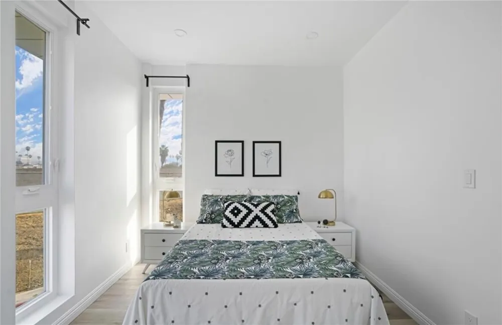 839 Kingsley Hollywood, CA 90029