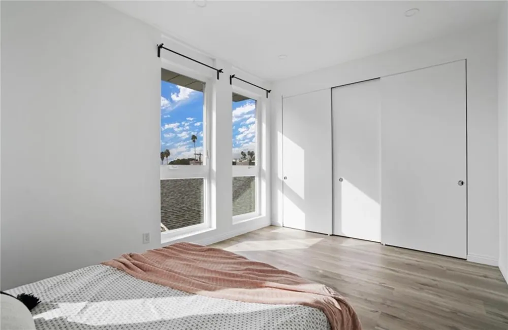 839 Kingsley Hollywood, CA 90029
