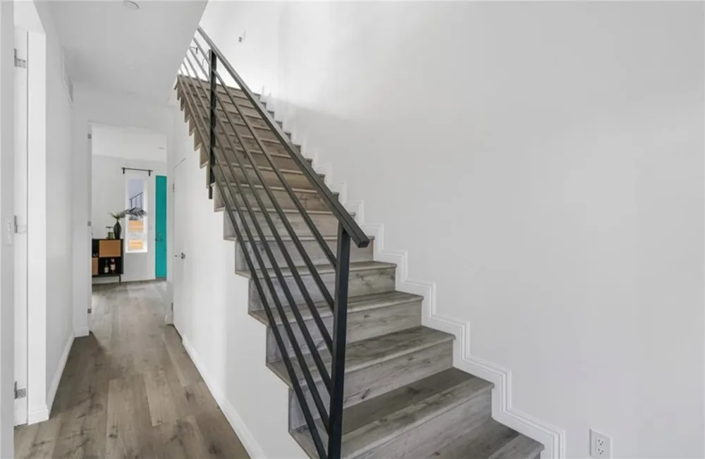 839 Kingsley Hollywood, CA 90029