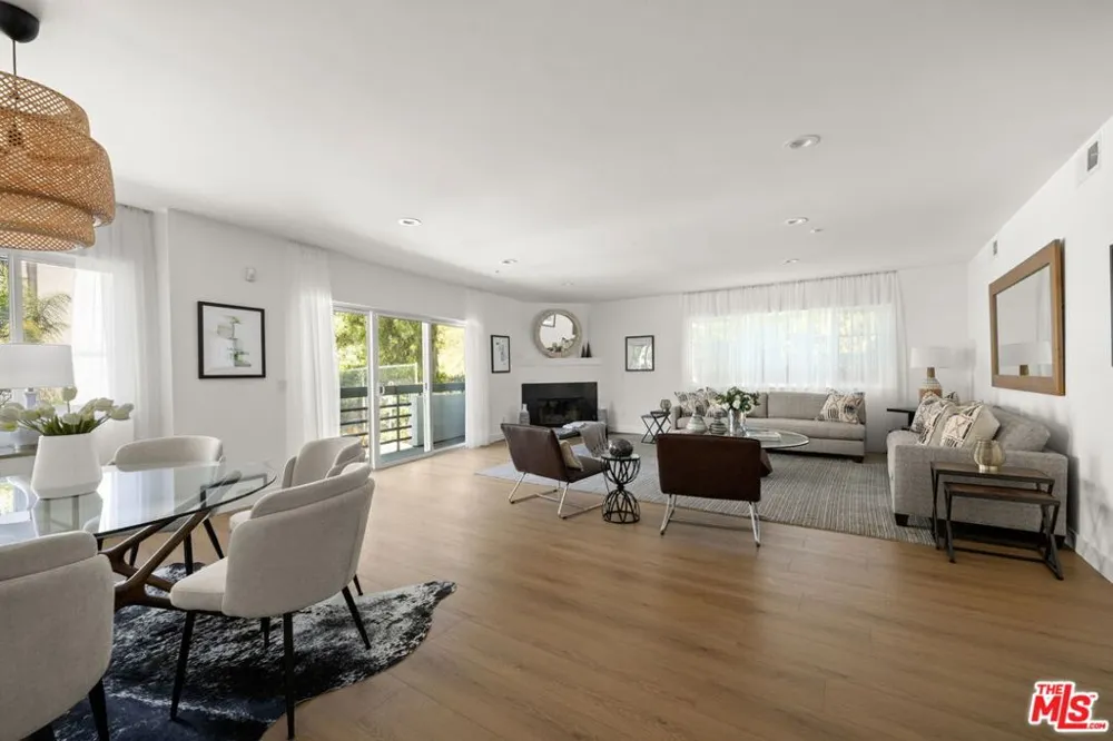 11606 Chenault Street #101 Los Angeles, CA 90049