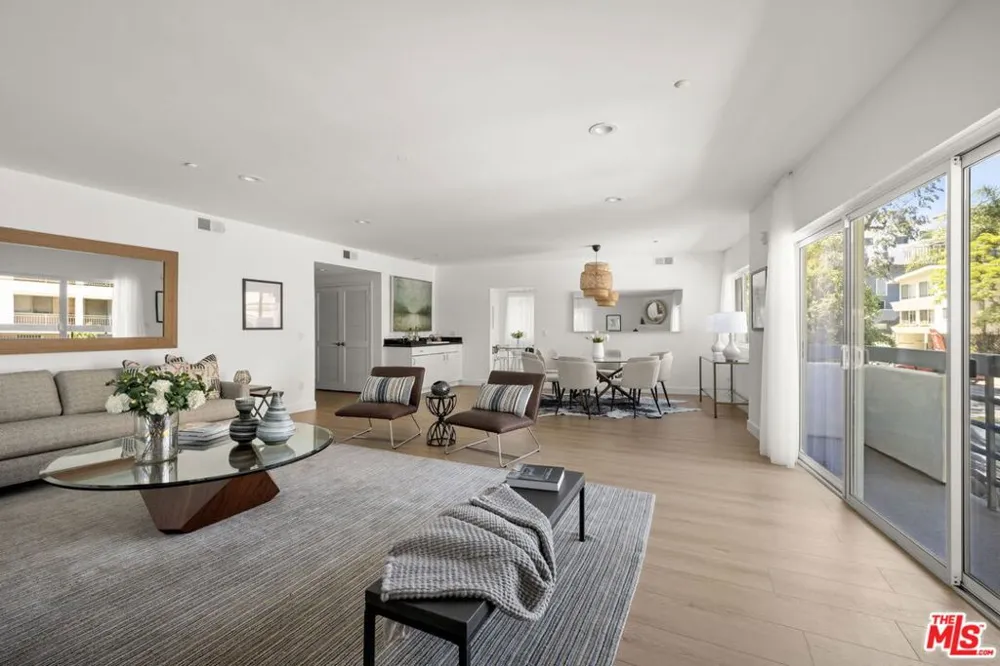 11606 Chenault Street #101 Los Angeles, CA 90049