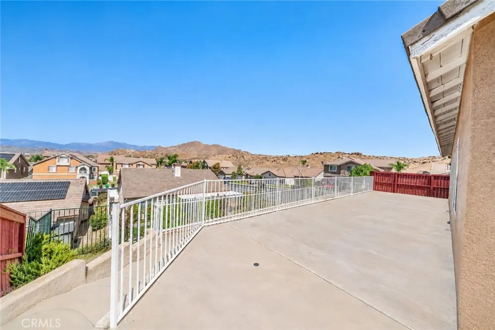27698 Via Sol Arriva Moreno Valley, CA 92555