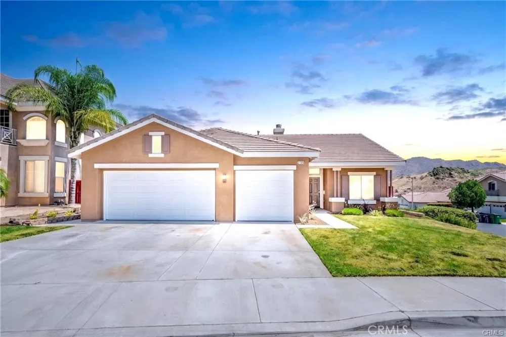 27698 Via Sol Arriva Moreno Valley, CA 92555