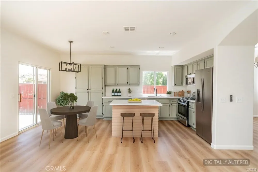 27698 Via Sol Arriva Moreno Valley, CA 92555