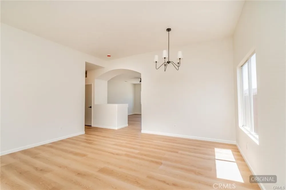 27698 Via Sol Arriva Moreno Valley, CA 92555