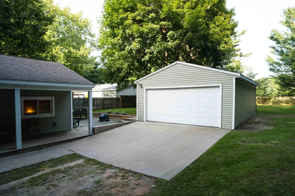 2016 Scenic Drive Muskegon, MI 49445