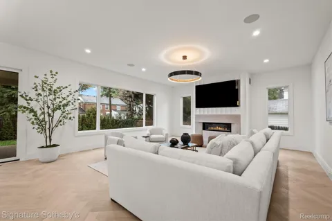 1042 Brookwood Street