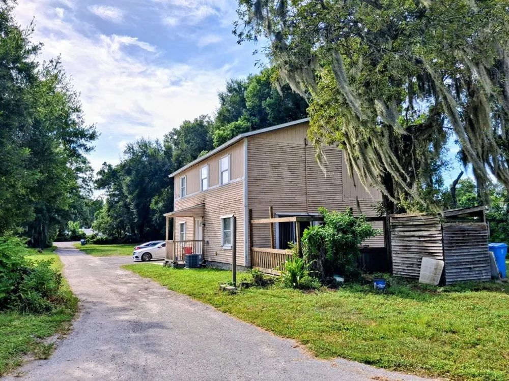 1208 S TAYLOR ROAD Seffner, FL 33584