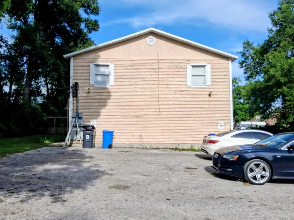 1208 S TAYLOR ROAD Seffner, FL 33584