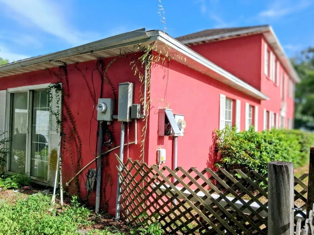 1208 S TAYLOR ROAD Seffner, FL 33584