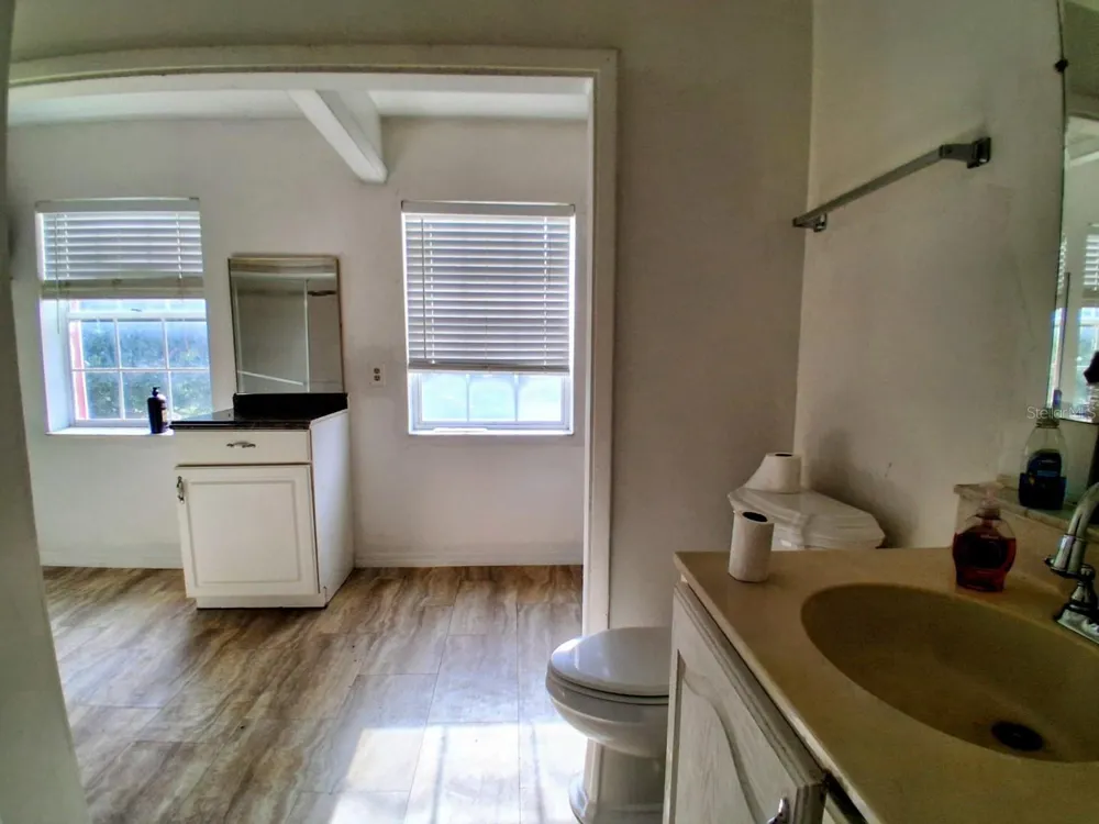 1208 S TAYLOR ROAD Seffner, FL 33584