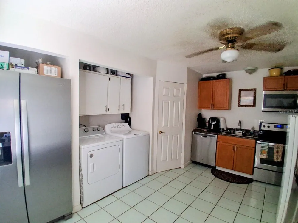 1208 S TAYLOR ROAD Seffner, FL 33584