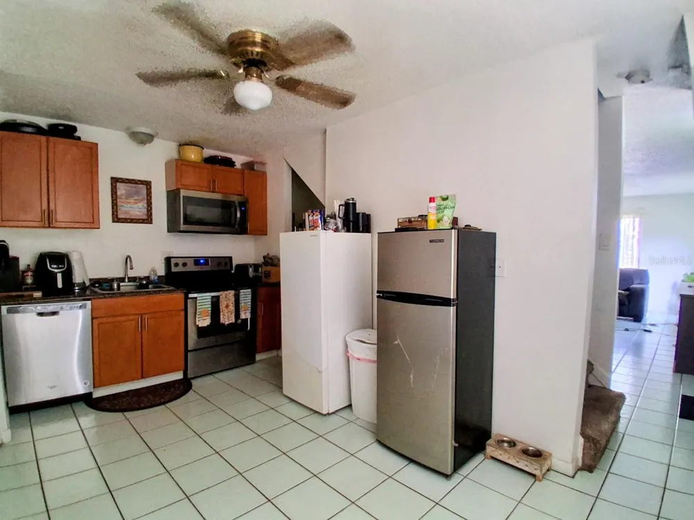 1208 S TAYLOR ROAD Seffner, FL 33584