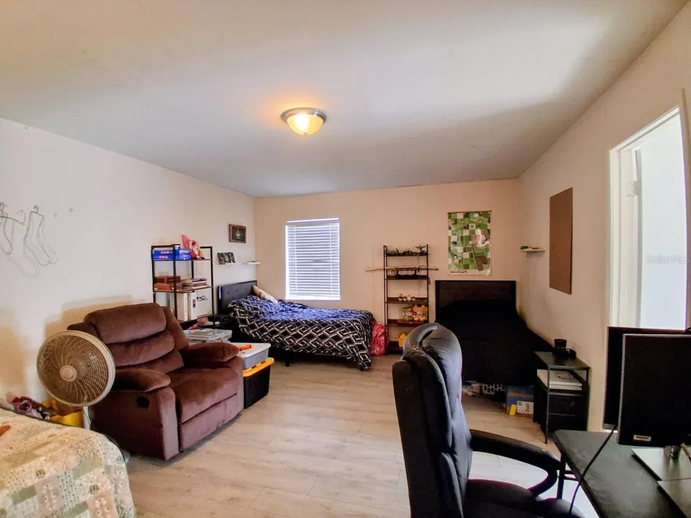 1208 S TAYLOR ROAD Seffner, FL 33584