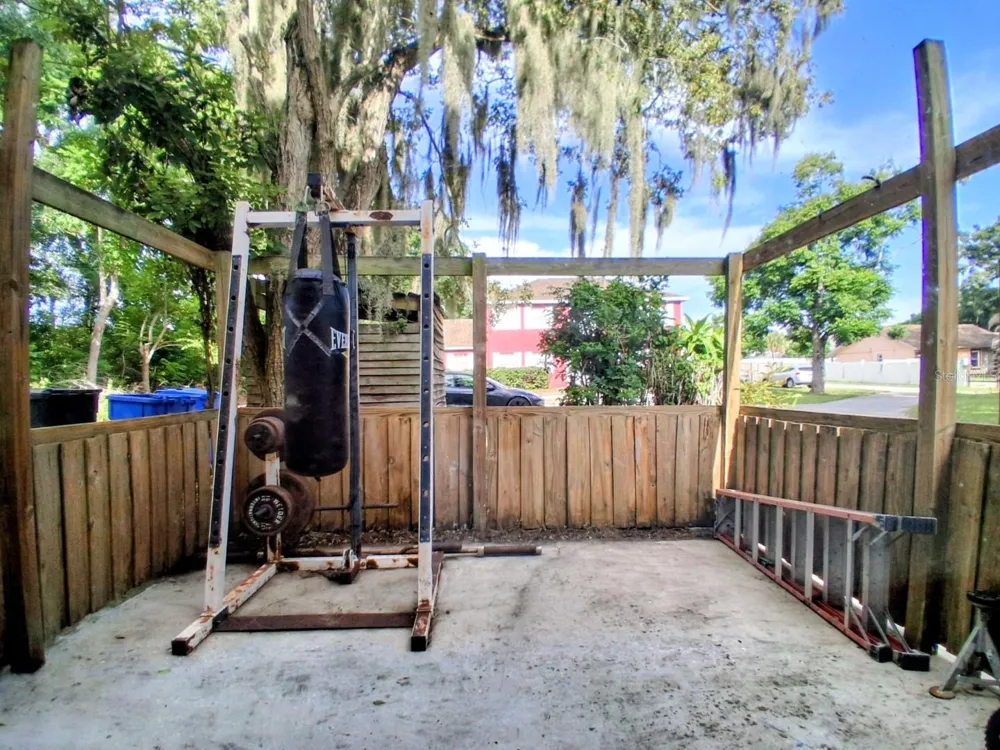 1208 S TAYLOR ROAD Seffner, FL 33584