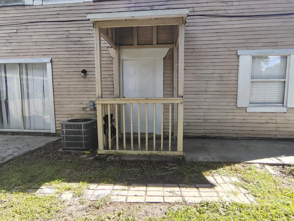1208 S TAYLOR ROAD Seffner, FL 33584