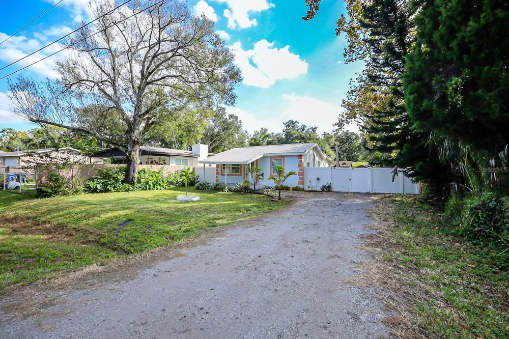 6511 24TH AVENUE S Tampa, FL 33619