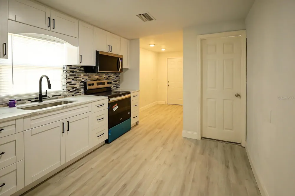 6511 24TH AVENUE S Tampa, FL 33619