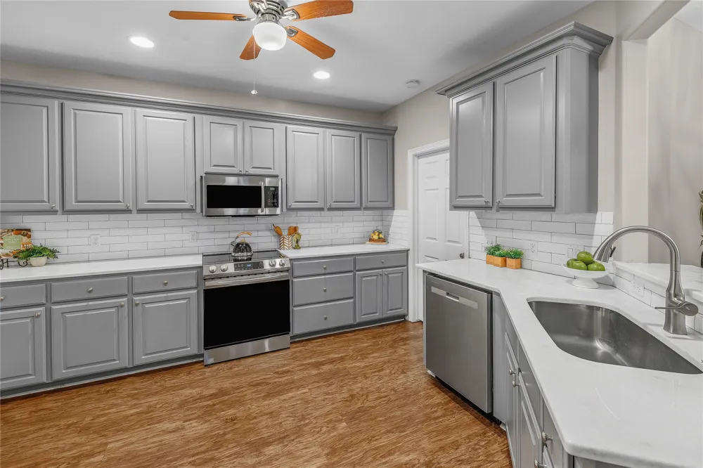 305 Chimney Hill Drive College Station, TX 77840