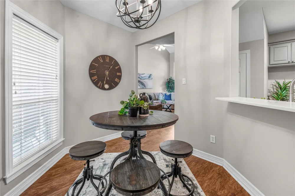 305 Chimney Hill Drive College Station, TX 77840
