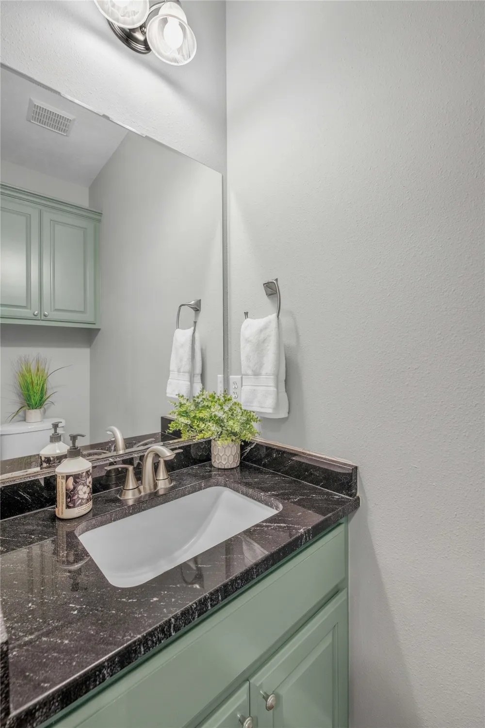305 Chimney Hill Drive College Station, TX 77840