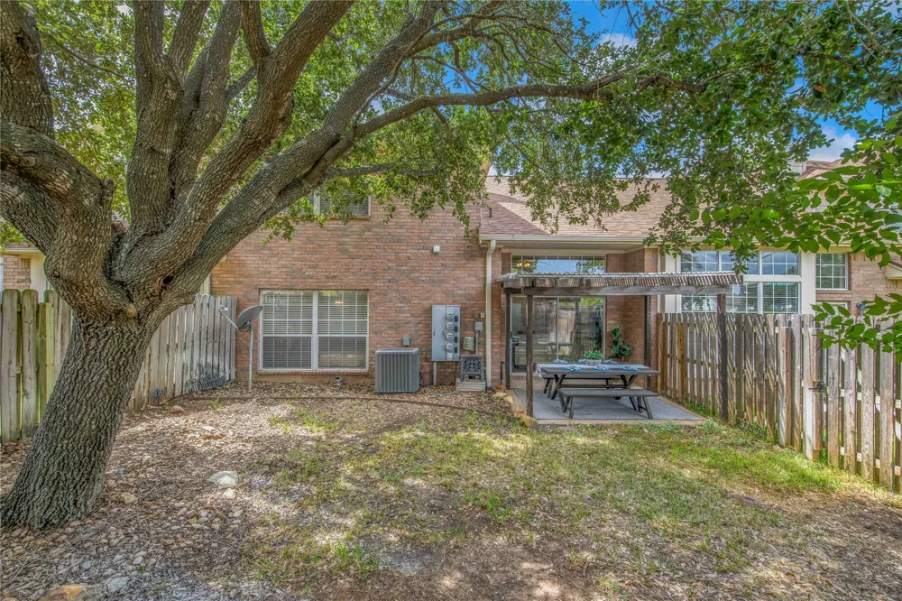 305 Chimney Hill Drive College Station, TX 77840