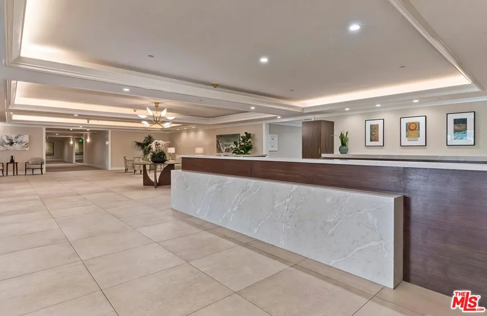 300 Swall Drive Beverly Hills, CA 90211