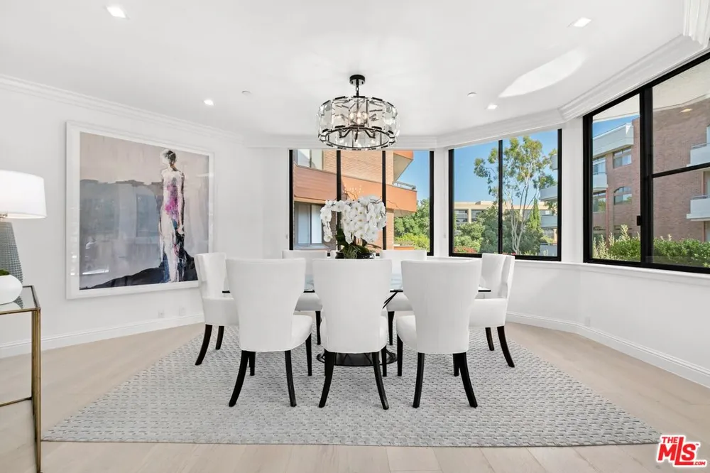 300 Swall Drive Beverly Hills, CA 90211