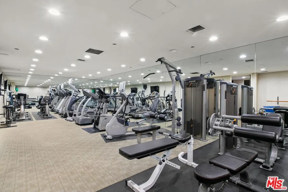 300 Swall Drive Beverly Hills, CA 90211