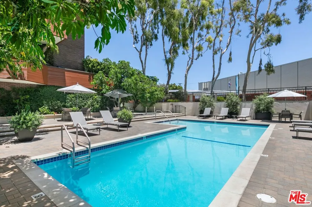 300 Swall Drive Beverly Hills, CA 90211