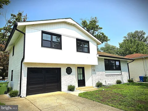 225 DRAKE ROAD