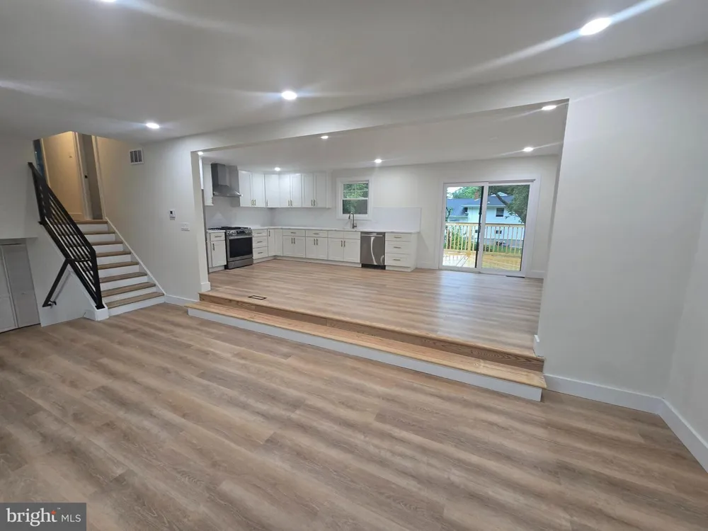 225 DRAKE ROAD Cherry Hill, NJ 08034