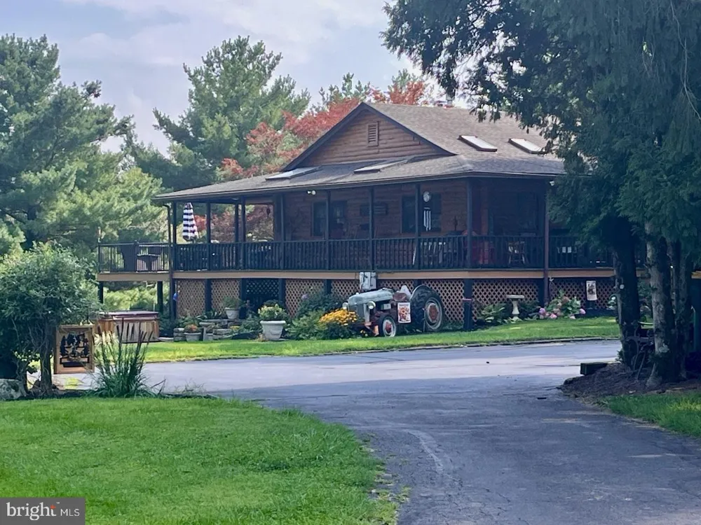 2053 MOUNTAIN VIEW DRIVE Quakertown, PA 18951