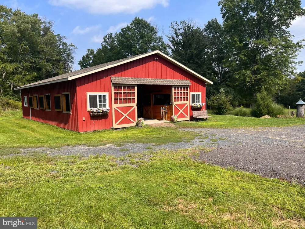 2053 MOUNTAIN VIEW DRIVE Quakertown, PA 18951
