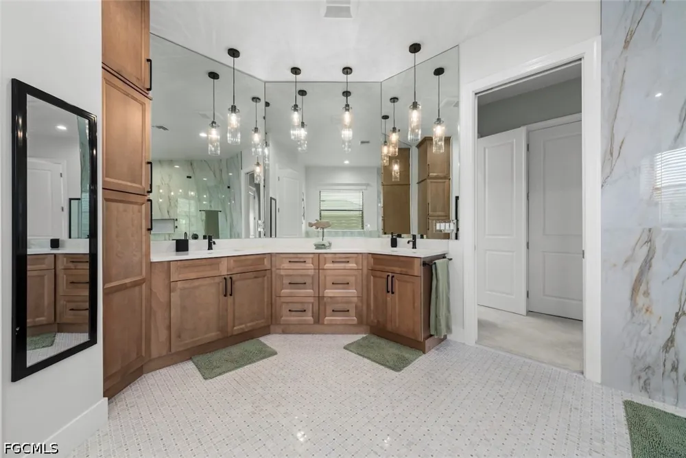 Old Pine Court Fort Myers, FL 33912