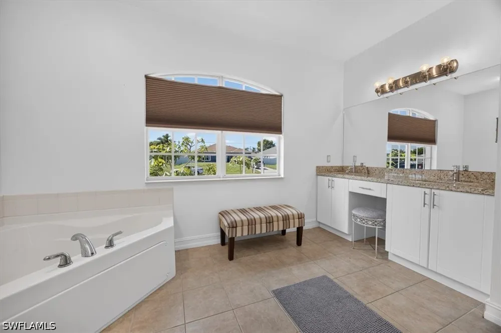 NW 10th Terrace Cape Coral, FL 33993