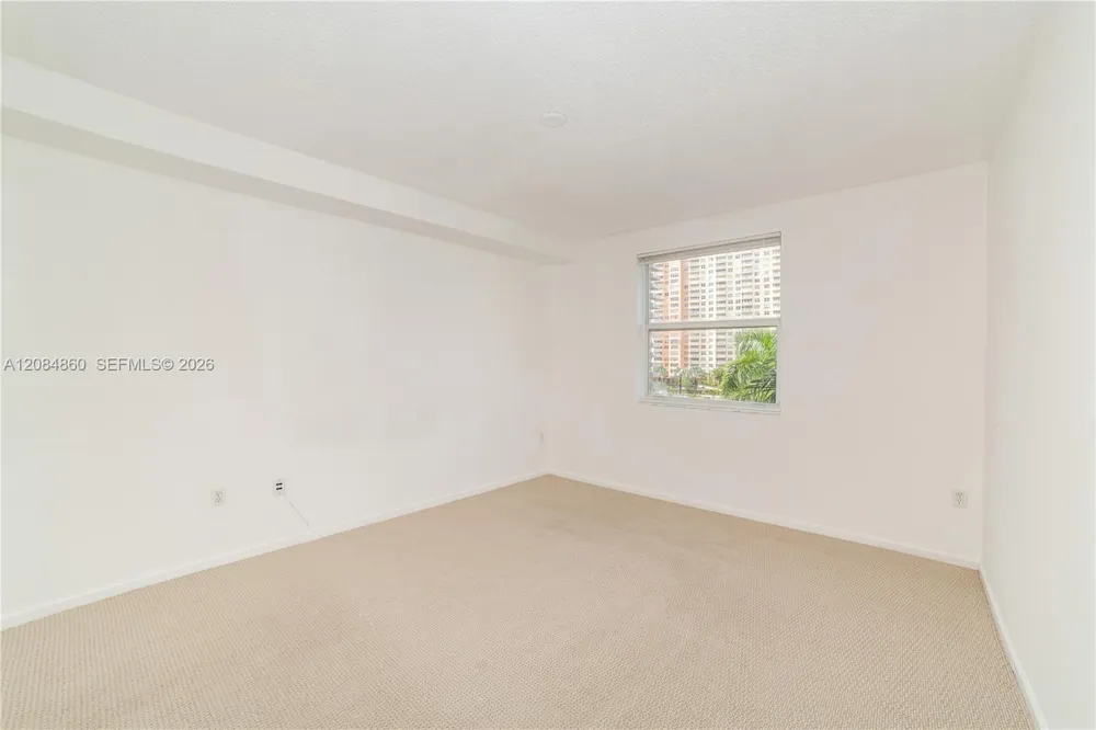 17150 Bay Rd #2512 Sunny Isles Beach, FL 33160
