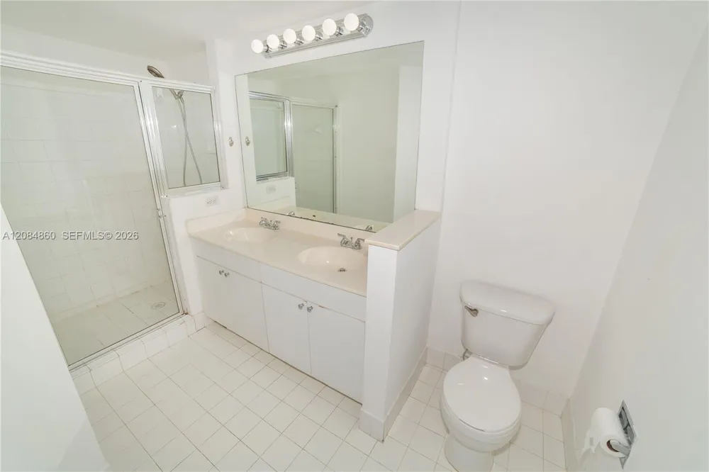 17150 Bay Rd #2512 Sunny Isles Beach, FL 33160