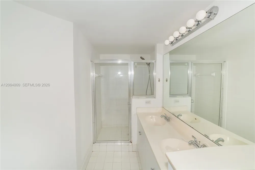17150 Bay Rd #2512 Sunny Isles Beach, FL 33160