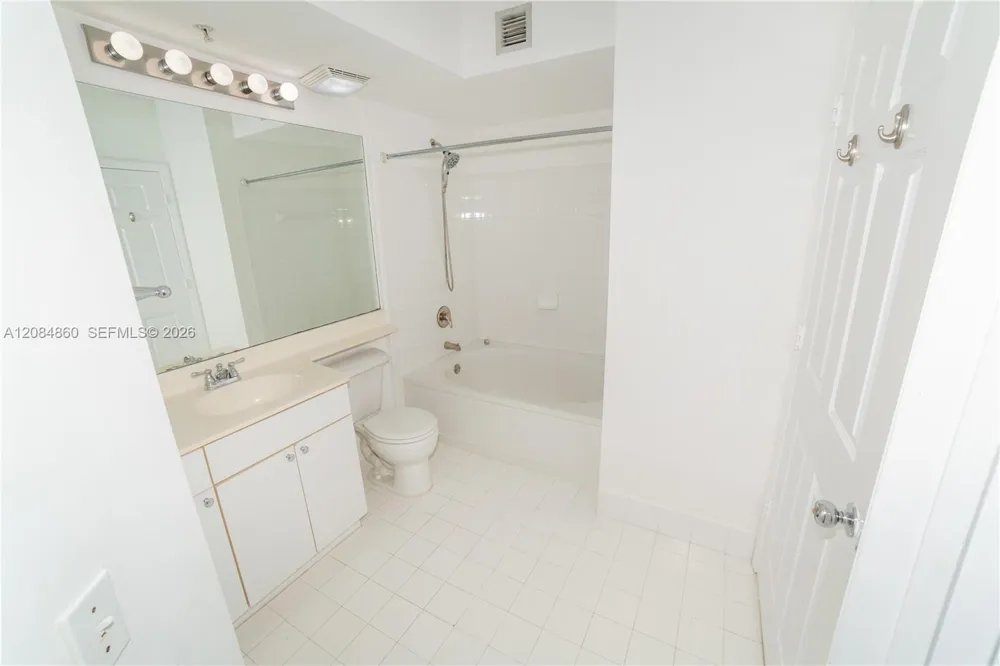 17150 Bay Rd #2512 Sunny Isles Beach, FL 33160