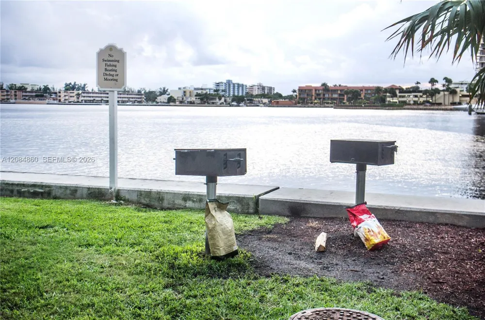 17150 Bay Rd #2512 Sunny Isles Beach, FL 33160